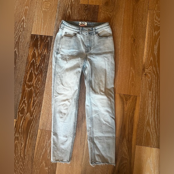 We The Free CRVY High-Rise Vintage Straight Jeans in Stone Beach Size 27 - Picture 3 of 8